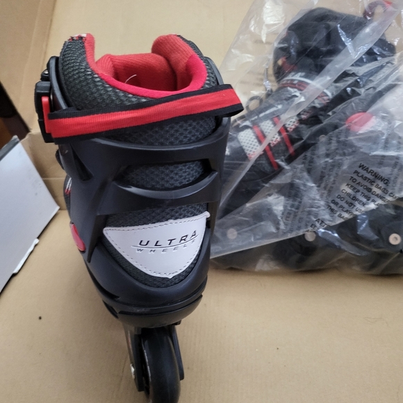 Men's Ultra wheels Black/red rollers - Picture 8 of 9